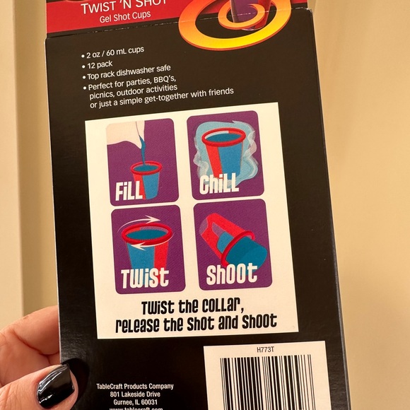 Twist 'N Shot Reusable 2 ounce Gel Shot Cups - Red Set of 12 - Picture 3 of 5